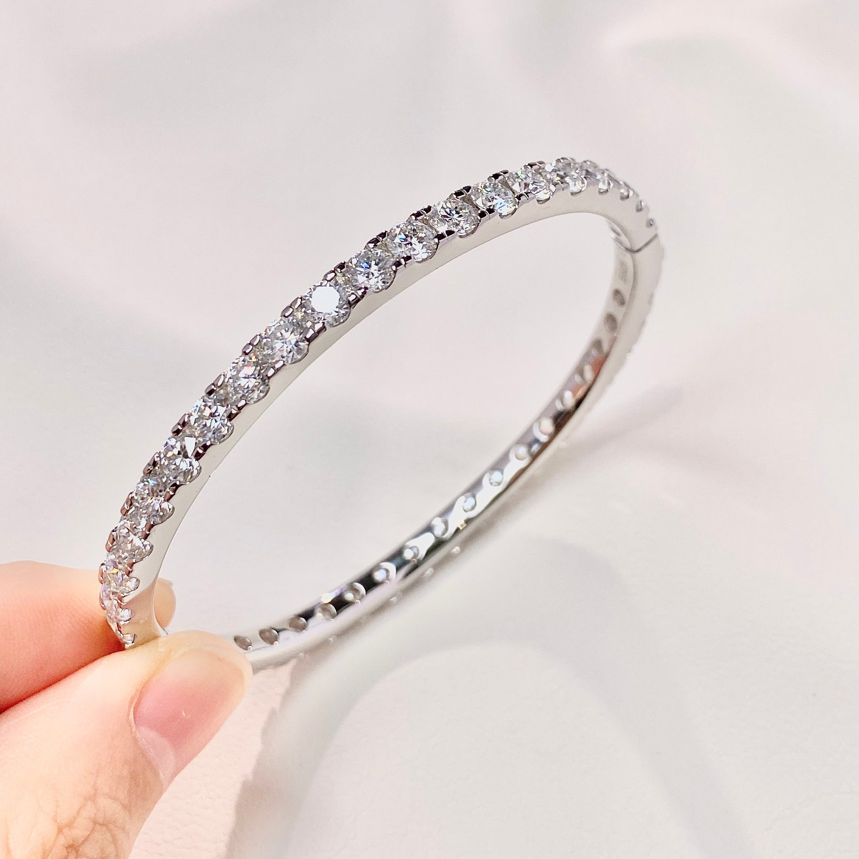 <44> Star Eclipses —— Round moissanite pave bangle bracelet