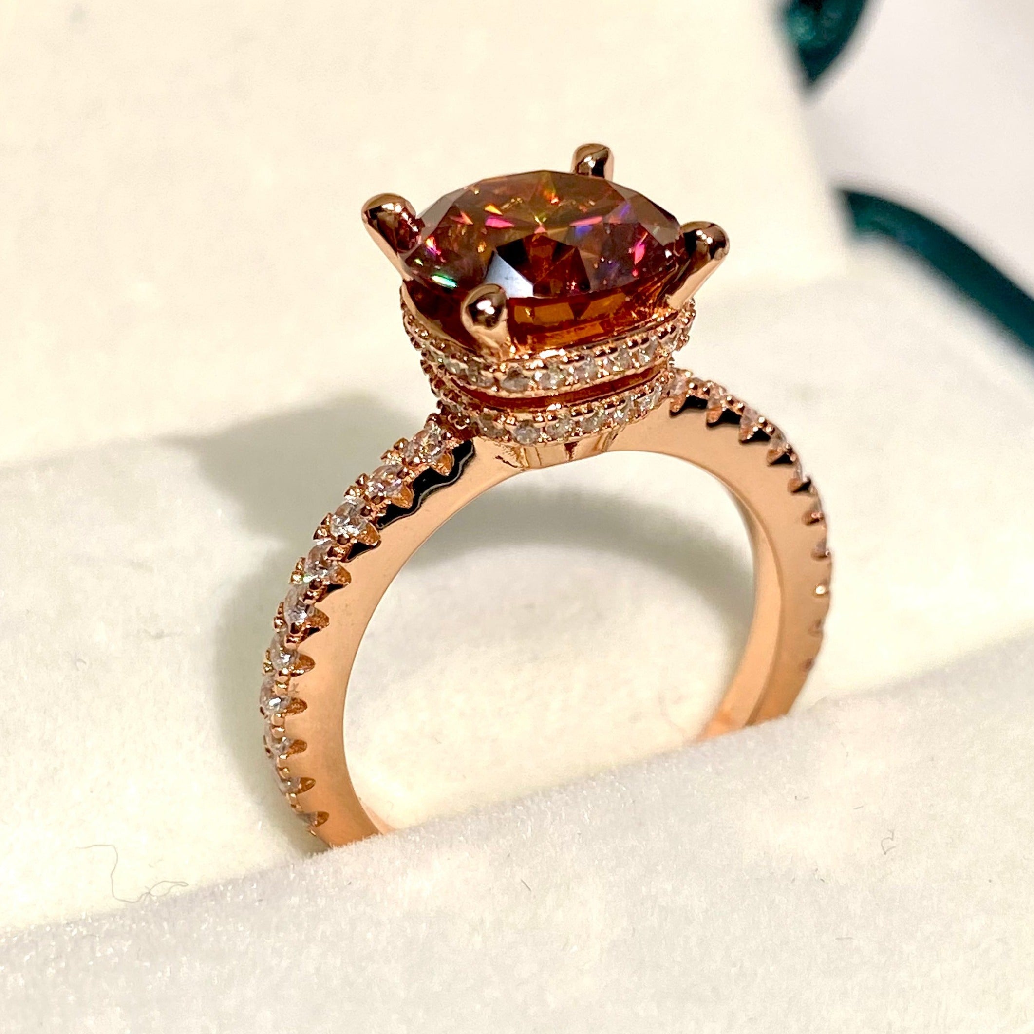 <36> Scarlet —— Round with A Ruby Moissanite Ring