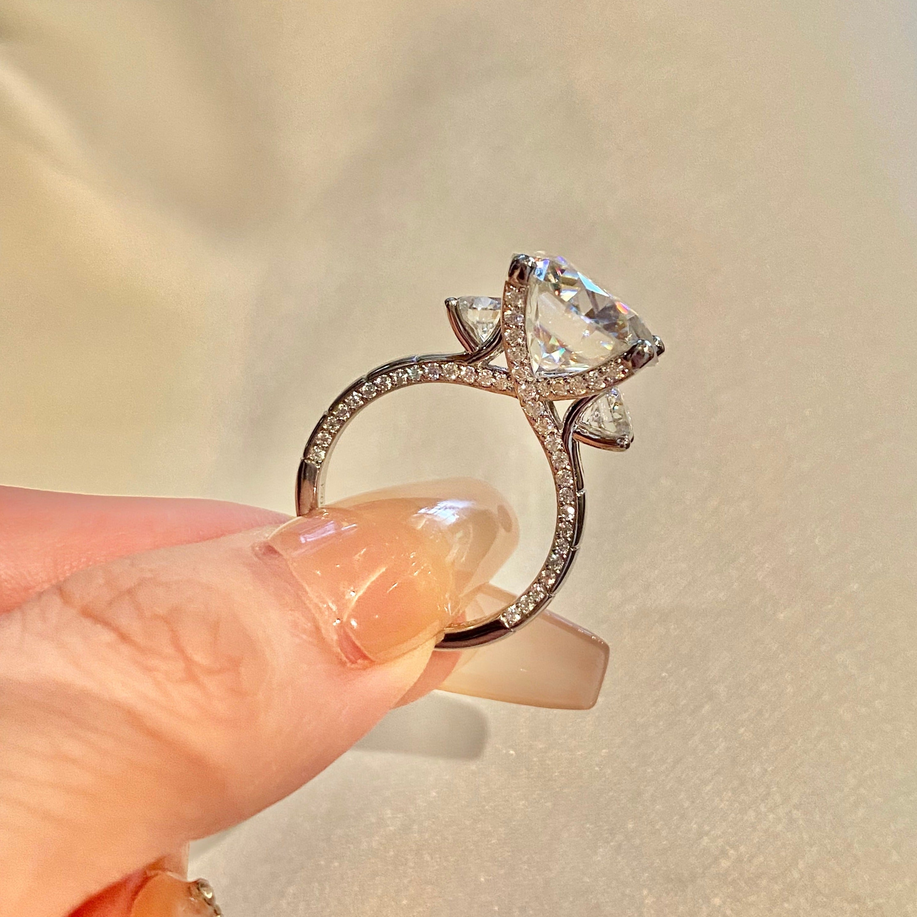 <4> Shooting star —— Round Trilogy With Pavé Moissanite ring