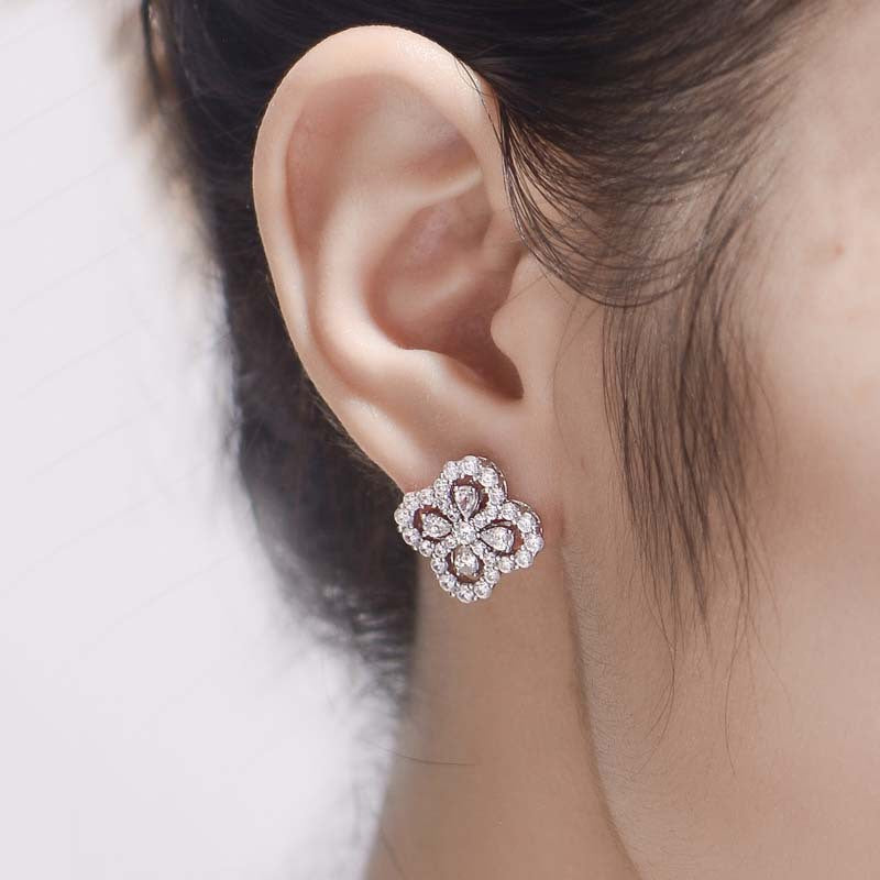 <54>Four-leaf clover—— Four-leaf clover and long all moissanite earring