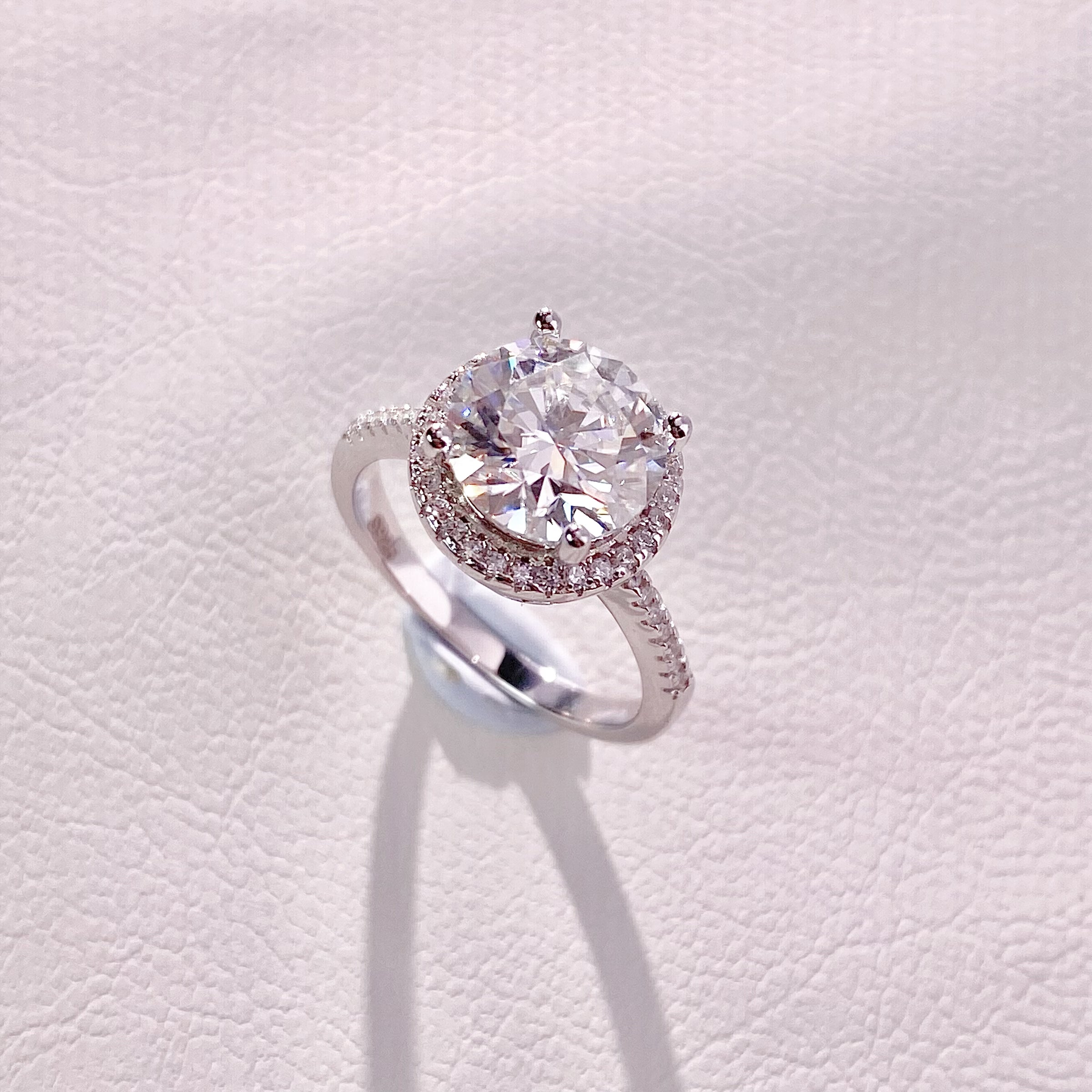 <45> Full Moon —— Round shape Moissanite With Pave Ring