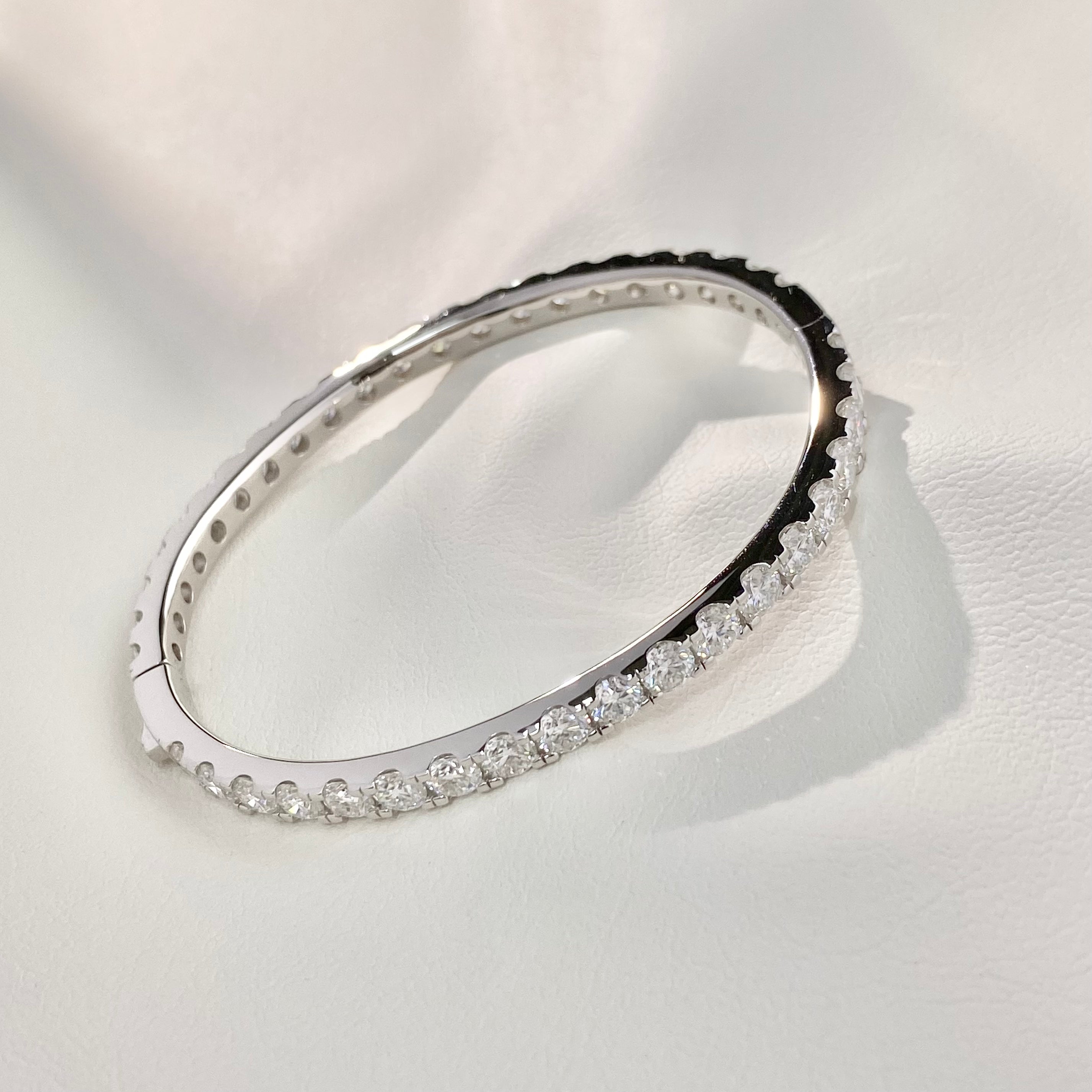 <44> Star Eclipses —— Round moissanite pave bangle bracelet