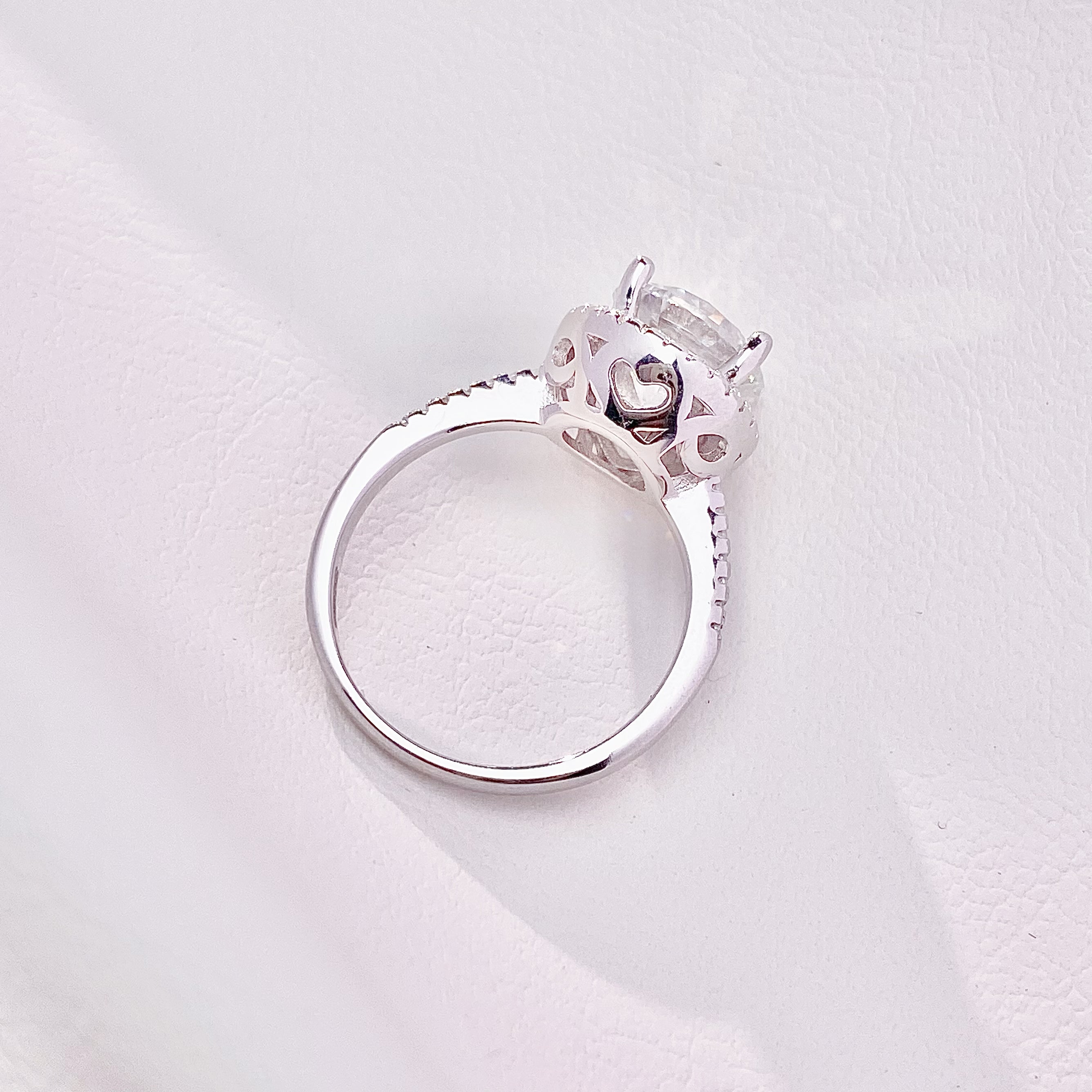 <45> Full Moon —— Round shape Moissanite With Pave Ring