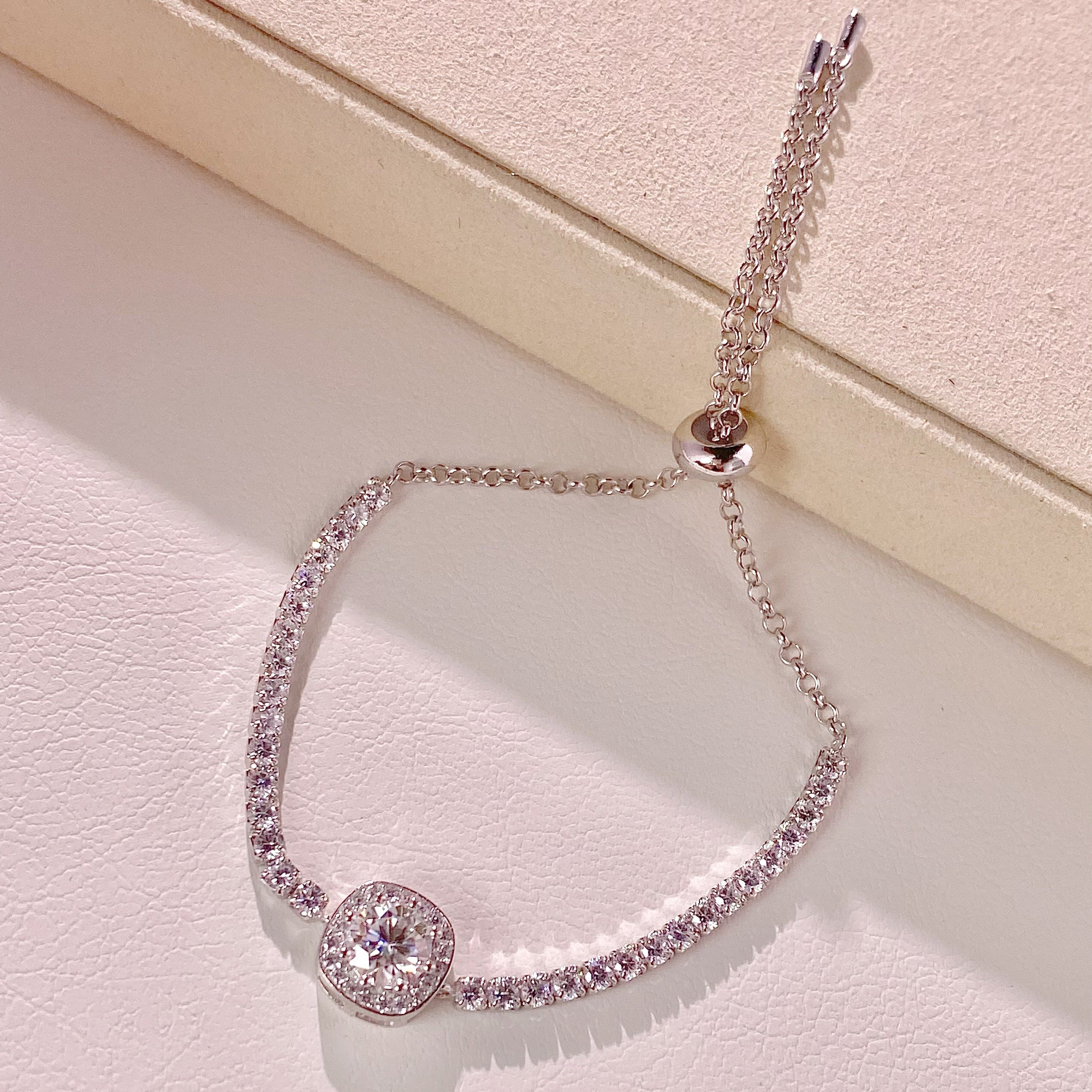 <55>Toffee —— Round with halo moissanite bolo bracelet