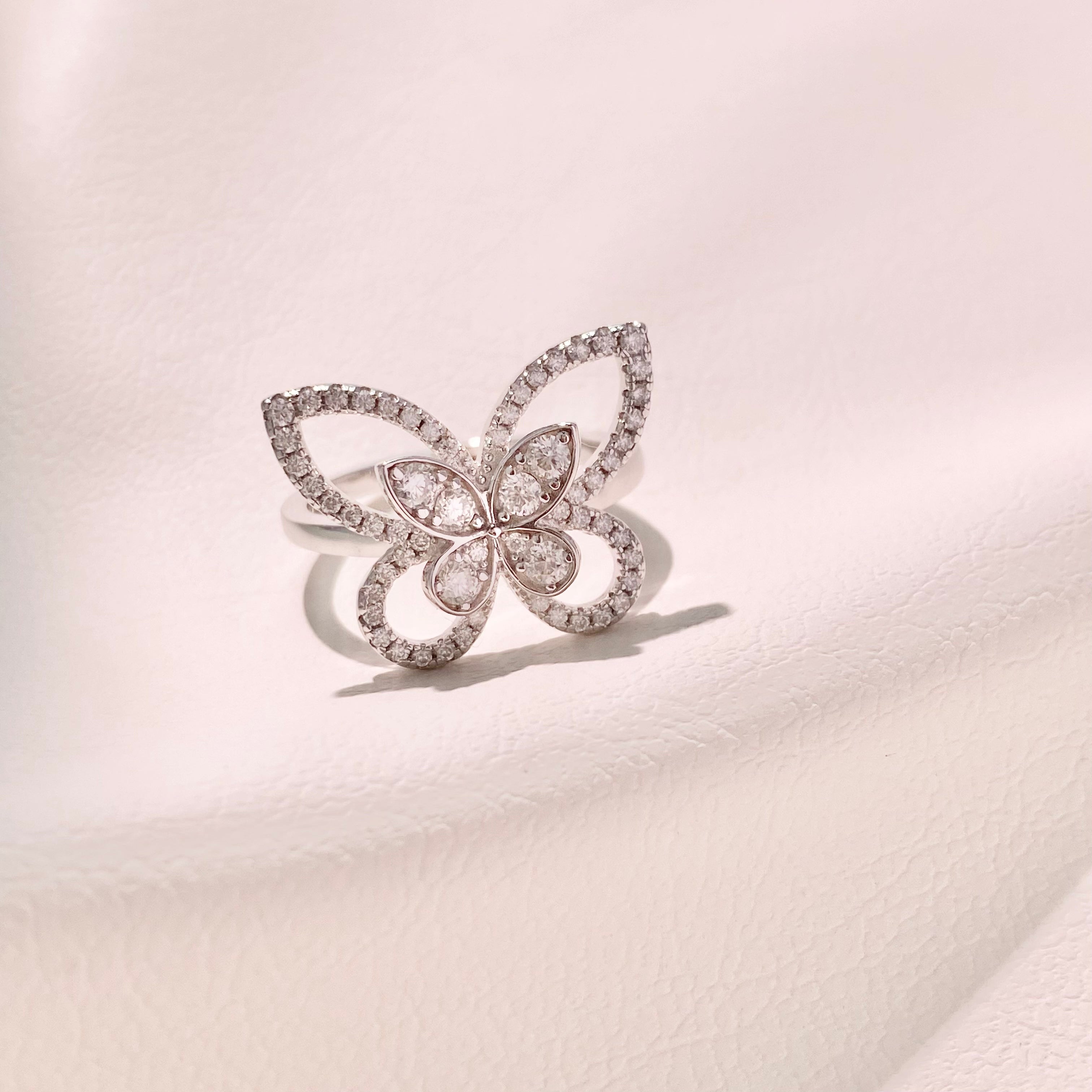 <6> Butterfly Kiss —— Butterfly Kiss romantic cluster moissanite ring