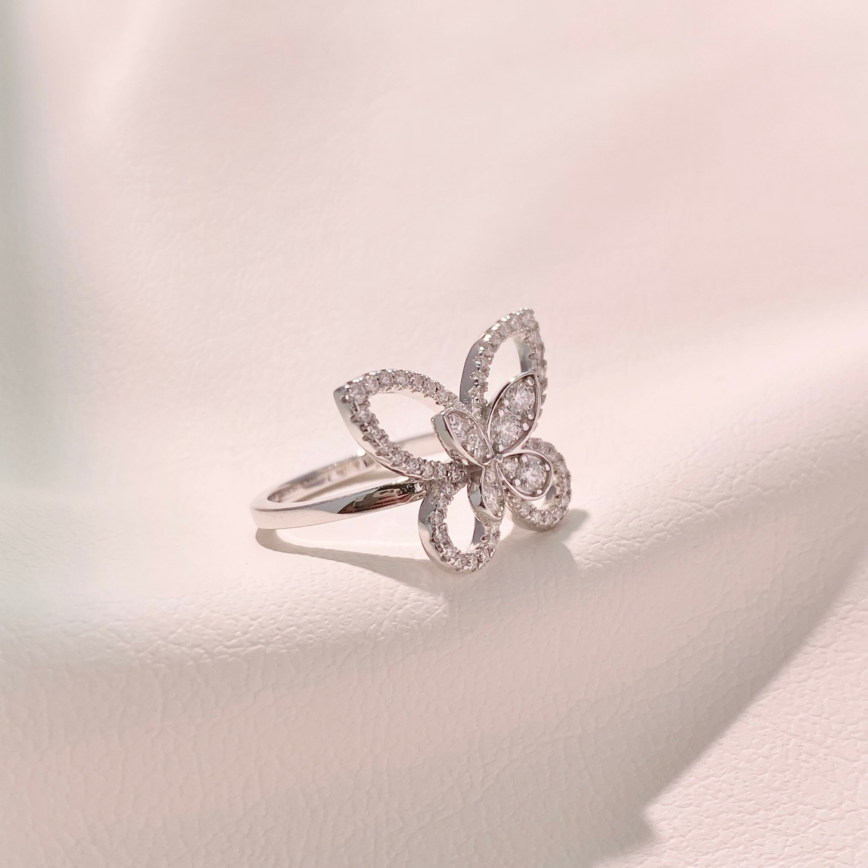 <6> Butterfly Kiss —— Butterfly Kiss romantic cluster moissanite ring